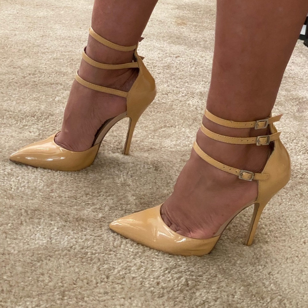 Steve Madden caramel patent leather heels sz 7